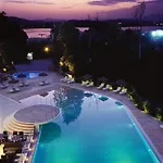 Saint Constantine Aparthotel