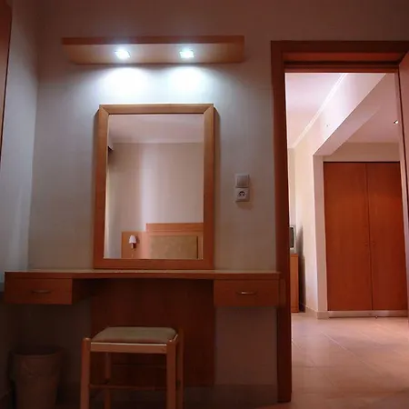 Aparthotel Saint Constantine 3*