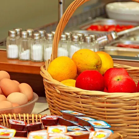Saint Constantine Aparthotel 3*