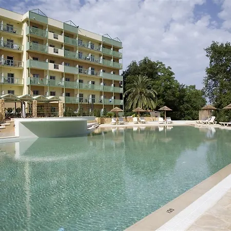 Saint Constantine Aparthotel