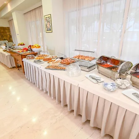 Aparthotel Saint Constantine 3*