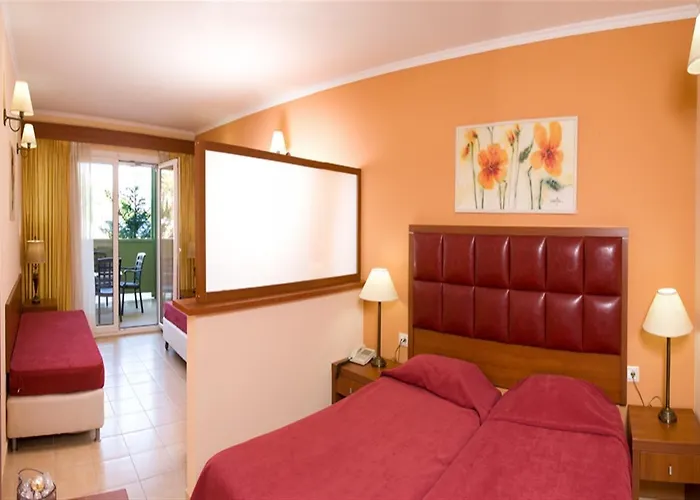 Saint Constantine بلدة كوس