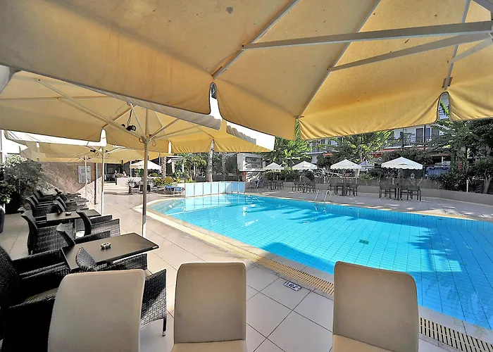 Saint Constantine Lägenhetshotell 3*