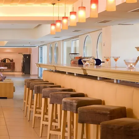 Ξενοδοχείο με διαμερίσματα Saint Constantine 3*