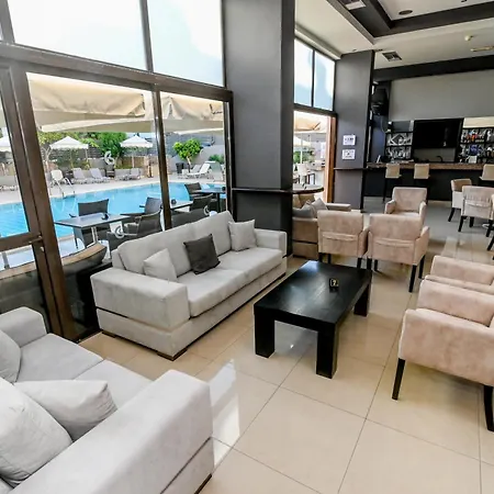 Saint Constantine アパートホテル コス・タウン